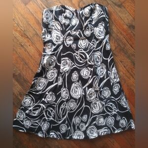 Ellison Black & White Floral Strapless Dress – Size M